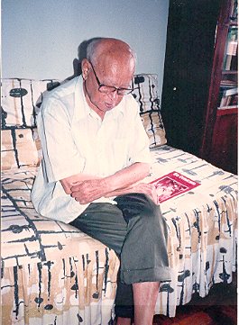 Rev. José em seu quarto de oração